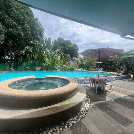 Ice Bear Bar & Tourist Inn Dauis Ngoại thất bức ảnh