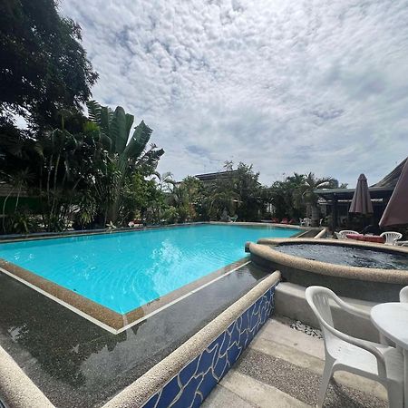 Ice Bear Bar & Tourist Inn Dauis Ngoại thất bức ảnh