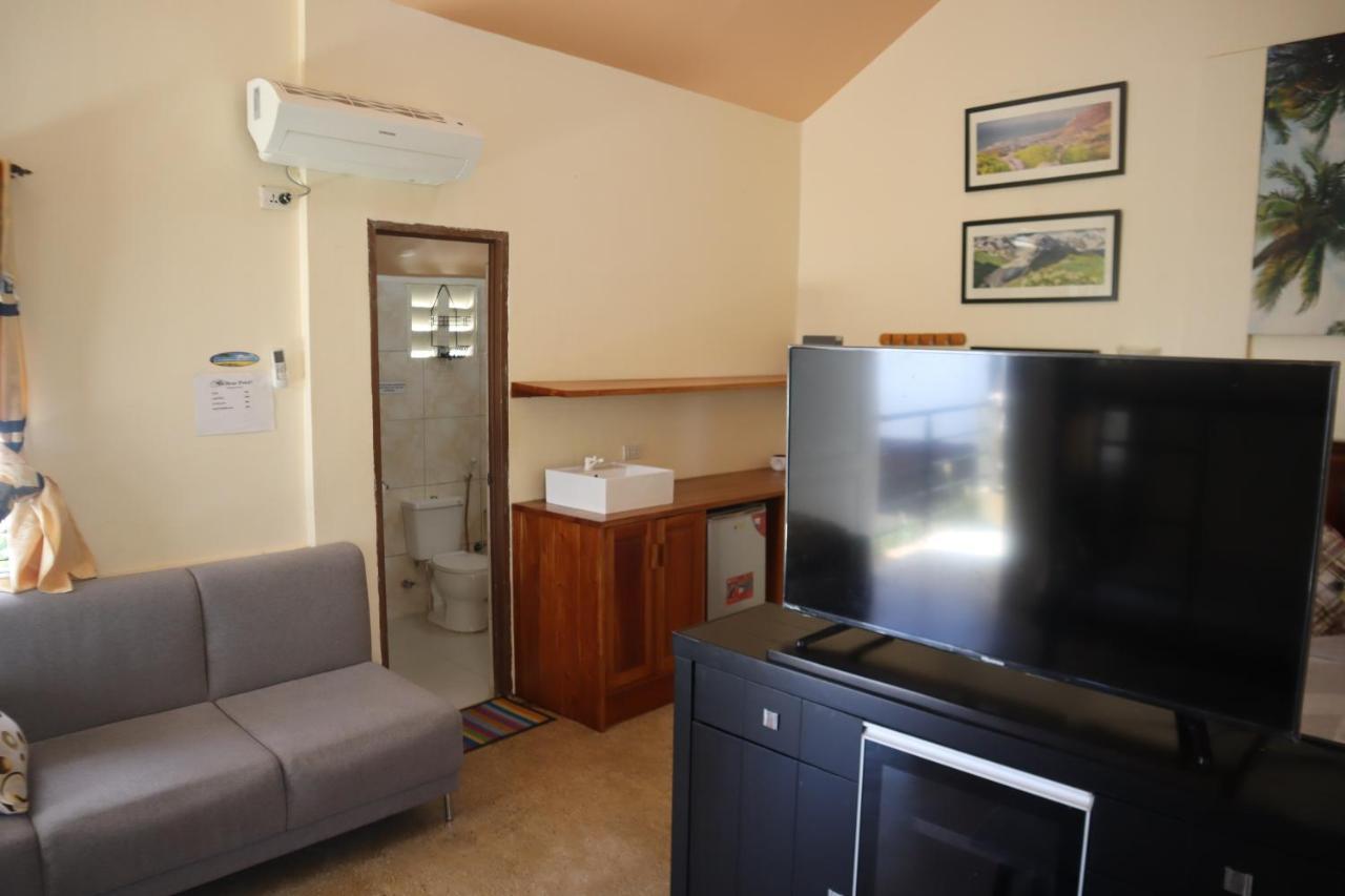 Ice Bear Bar & Tourist Inn Dauis Ngoại thất bức ảnh
