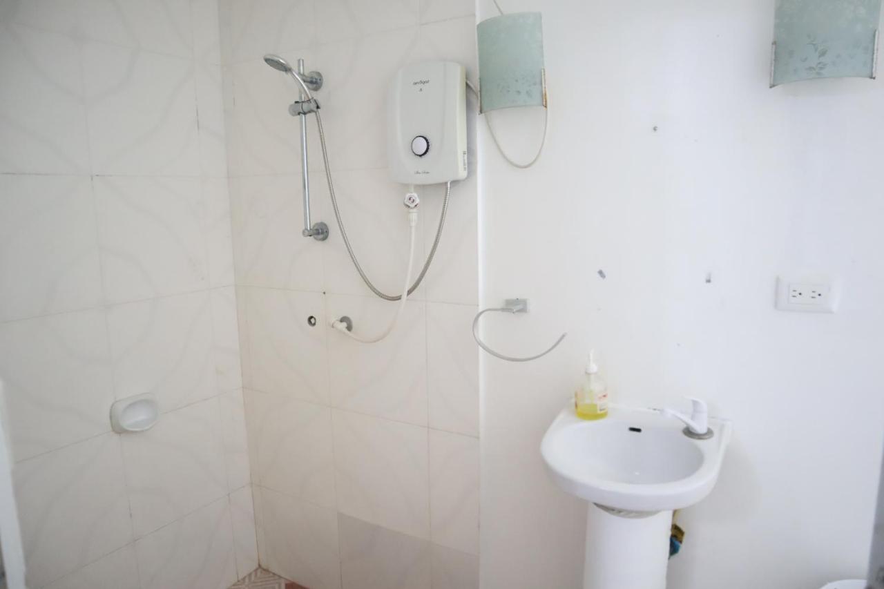 Ice Bear Bar & Tourist Inn Dauis Ngoại thất bức ảnh