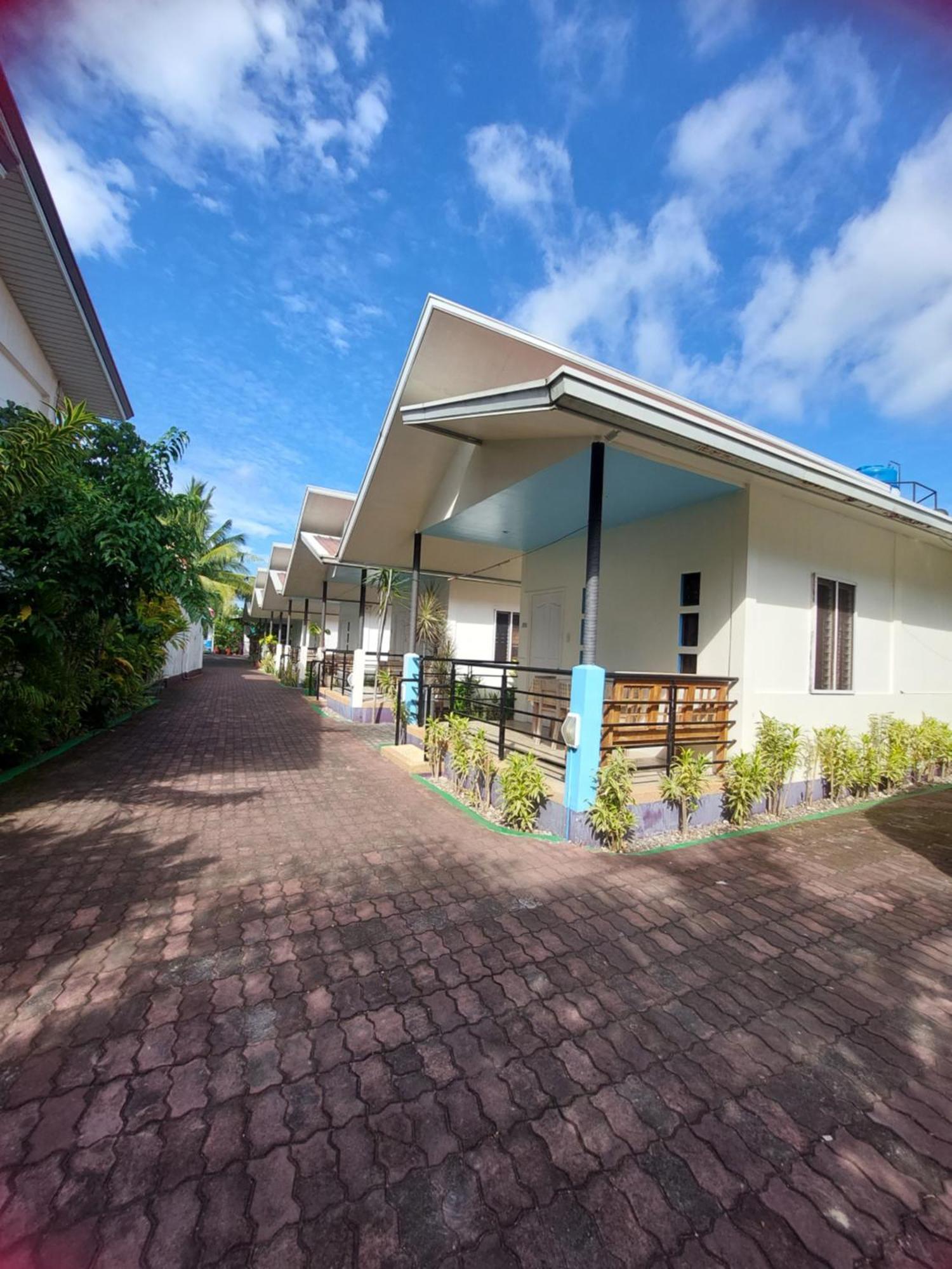 Ice Bear Bar & Tourist Inn Dauis Ngoại thất bức ảnh