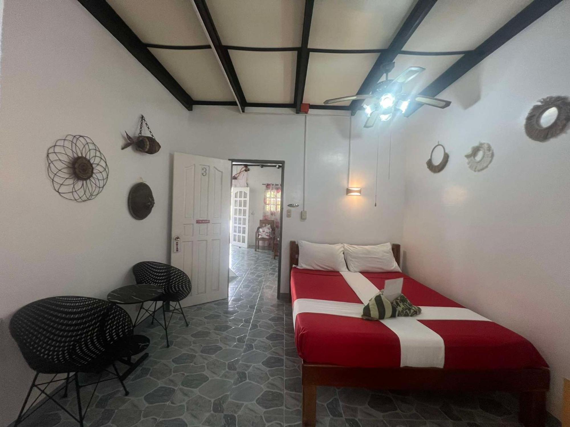 Ice Bear Bar & Tourist Inn Dauis Ngoại thất bức ảnh