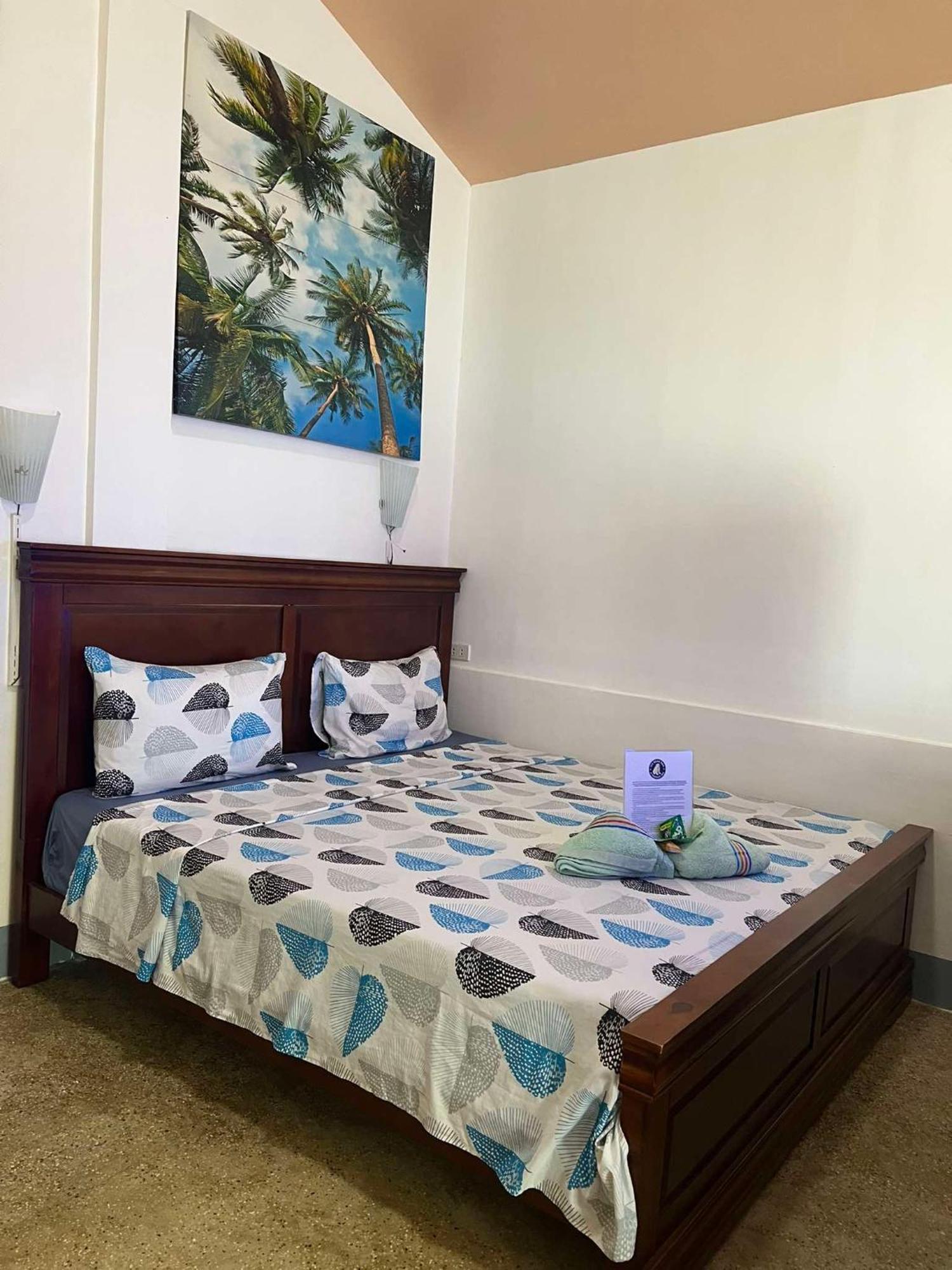 Ice Bear Bar & Tourist Inn Dauis Phòng bức ảnh